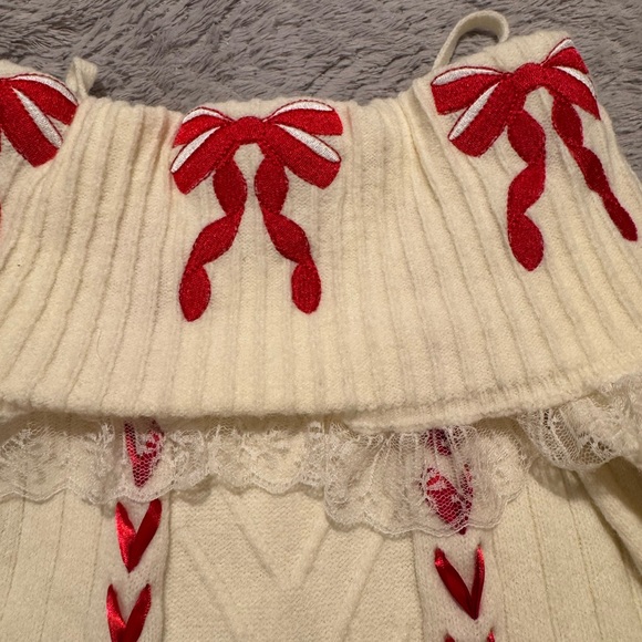 ROMWE Cream Off-the-Shoulder Sweater with Red Details - Picture 5 of 10